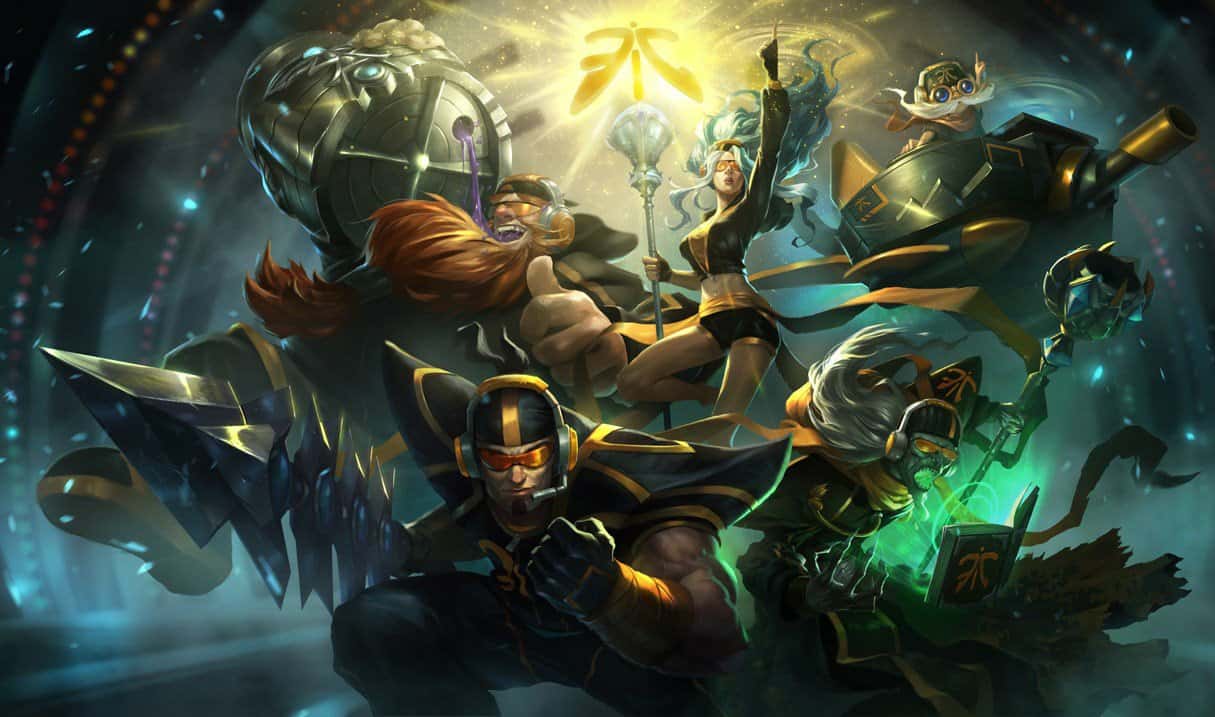 Official splash art of the gold-armored Fnatic Jarvan IV skin in League of Legends